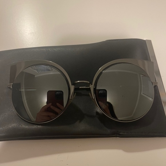 Fendi sunglasses - Picture 2 of 2